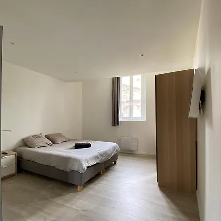 Tour D'Auvergne - Appartements En Plein Centre Ville, Proche De La Cathedrale Et De La Place De Jaude Clermont-Ferrand Exterior foto